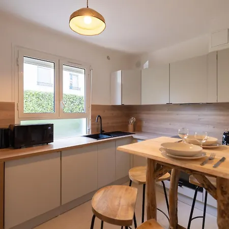 Place To - Bord De Croisette Cannes